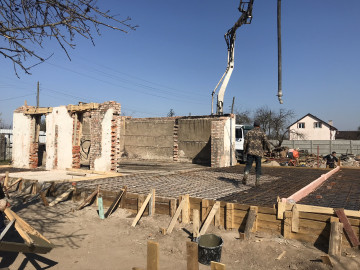 Реконструкция небольшого домика в Малиновке