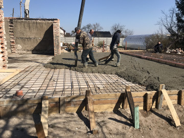 Реконструкция небольшого домика в Малиновке
